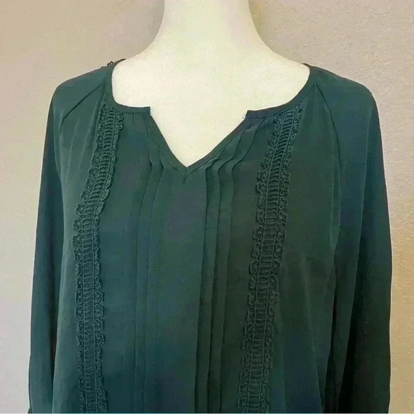 41 Hawthorn dark green v neck long sleeve blouse size small with lace details - Picture 3 of 12